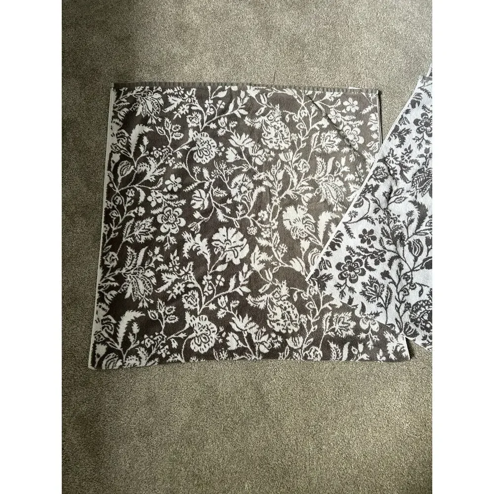 2 Threshold Performance Cotton Reversible Floral Bath Towel Gray White 61 x 31